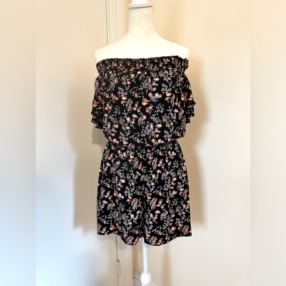 Women’s Xhilaration Romper, Black Floral, Size Medium
